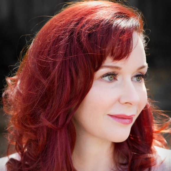 Meet your Posher, Amber ✌🏼️❤️🎉 - Picture 3 of 4